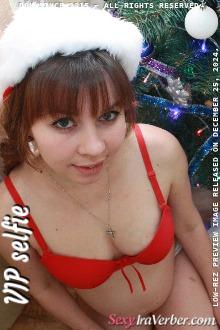 This is an older picture of me back in 2013. I was not going to share it but decided why not. For this holiday it's a perfect reminder of how cute, young and beautiful I looked pregnant. Don't you wish you could knock me up?